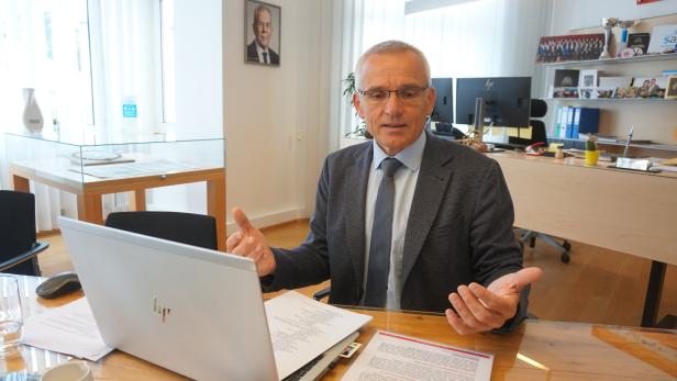 Amstetten: Im ewigen Finanzstreit legt ÖVP-Stadtrat Budgets offen