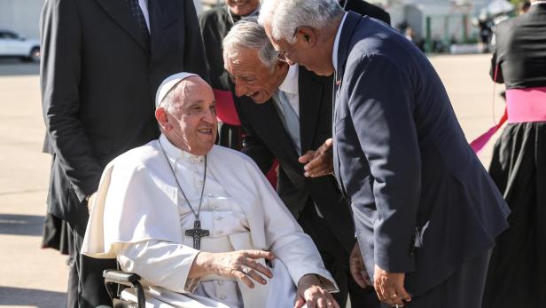 Pope Francis departs Lisbon after attending World Youth Day