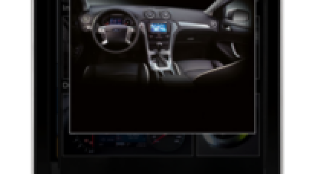 Auf dem Bildschirm eines iPhones ist das Interieur eines Ford-Fahrzeugs zu sehen.