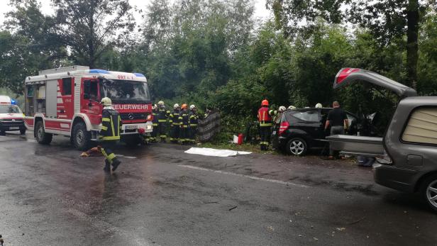 ++ HANDOUT ++ OBERÖSTERREICH: ZWEI TOTE BEI UNFALL