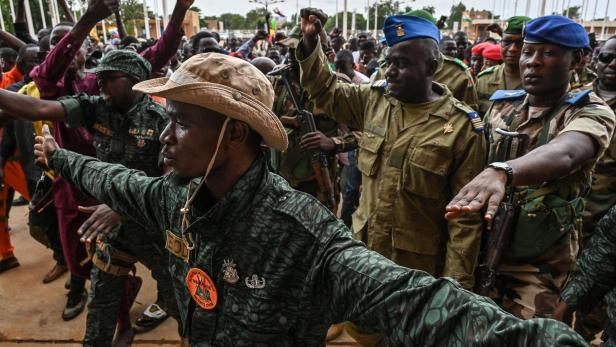 Eine Demonstration im Niger anlässlich des Putsches