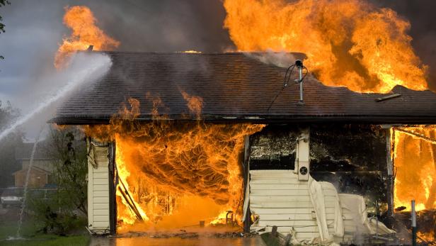 Brand in der Garage: Wer muss für den Schaden zahlen?