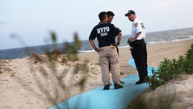US-WOMAN-IN-CRITICAL-CONDITION-AFTER-REPORTED-SHARK-ATTACK-AT-NE
