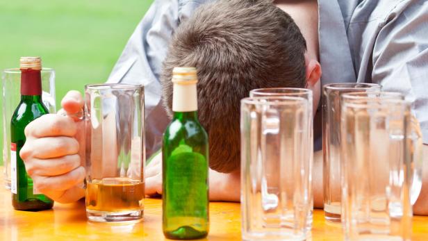 Testkäufe in OÖ: Alkohol an Jugendliche trotz Ausweiskontrolle verkauft