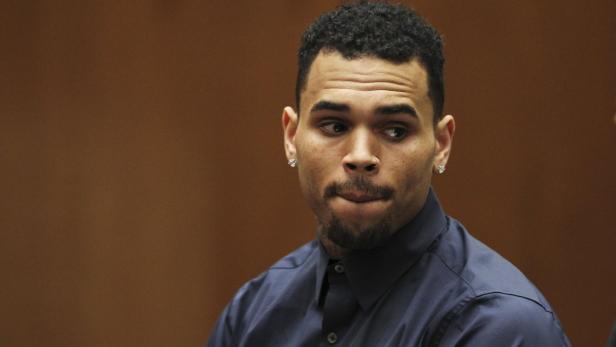 Chris Brown bei einer Gerichtsverhandlung.
