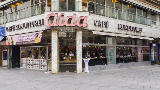 Rosa Versuchung: Aida Café-Konditorei feiert 110. Geburtstag