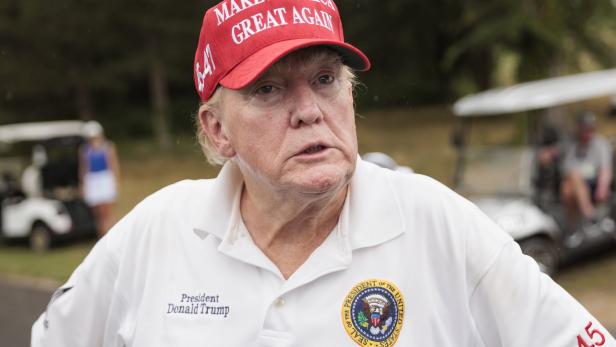 Der Ex-Präsident bei einem Golfturnier am Donnerstag