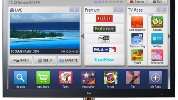 Ein LG-Fernseher zeigt eine Auswahl an Apps wie Netflix, YouTube und Twitter.
