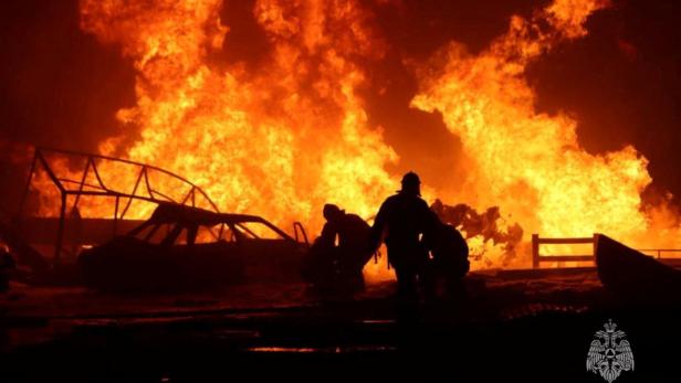Tankstelle in der südrussischen Region Dagestan ​​​​​​​in Flammen