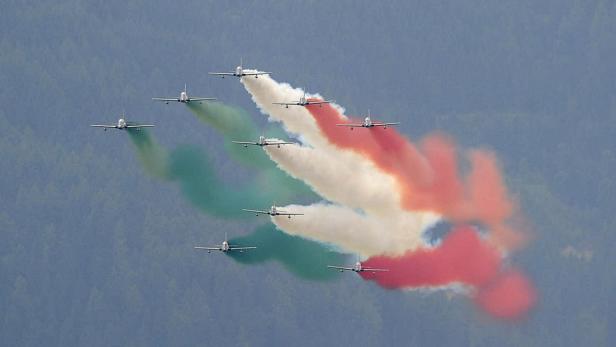 Die Frecce Tricolore läuteten den zweiten Tag der Airpower 2013 ein.