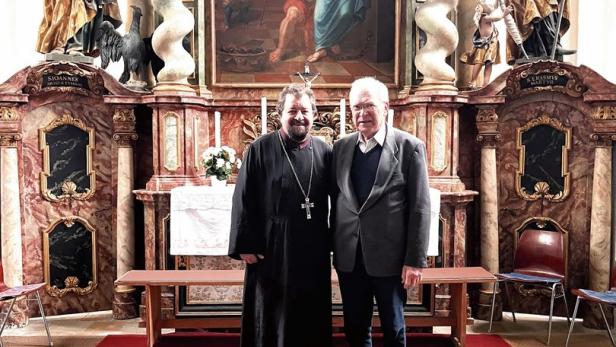 Pfarrer Vasile Lungeanu und Herz-Jesu-Pfarrer Hans Schwarz teilen sich künftig die Agatha-Kirche