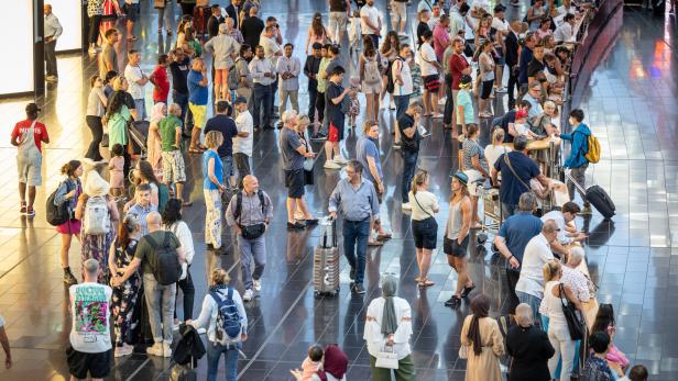 Flughafen Wien/Schwechat im Sommer