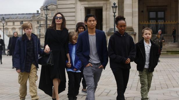 Wie Angelina Jolie ihre Kinder für ihre Arbeit einspannt
