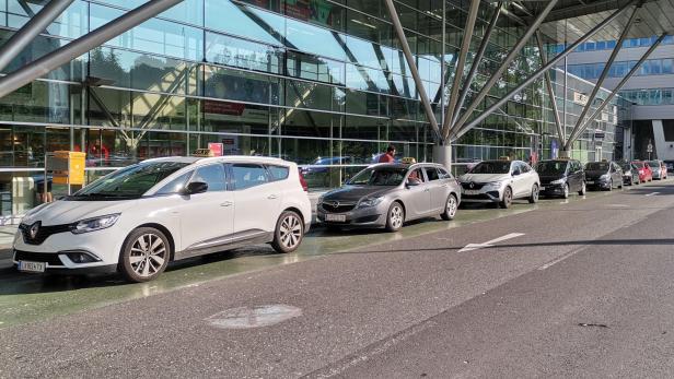 Nur acht von 462 Taxis fahren in Linz voll elektrisch