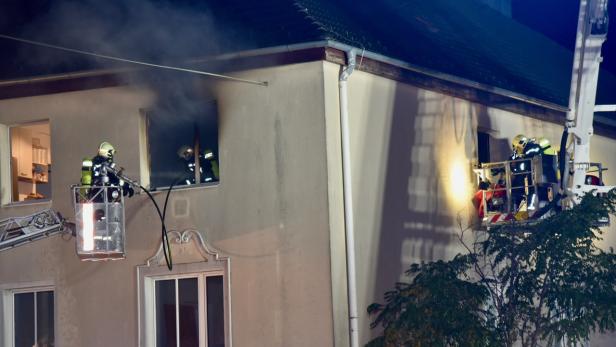 Einsatz der Feuerwehr Wiener Neustadt bei Wohnhausbrand