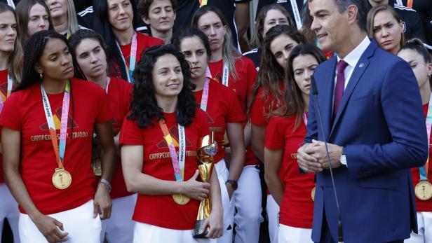 FIFA Women's World Cup Australia and New Zealand 2023 - Spain's acting Prime Minister Pedro Sanchez receive the World Cup champions