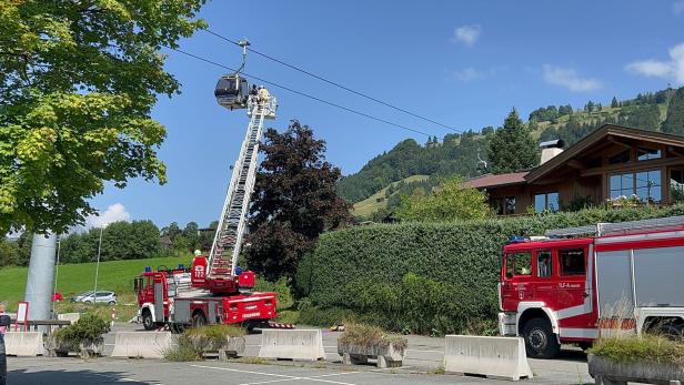 15 Personen unverletzt aus Kitzbüheler Hornbahn geborgen