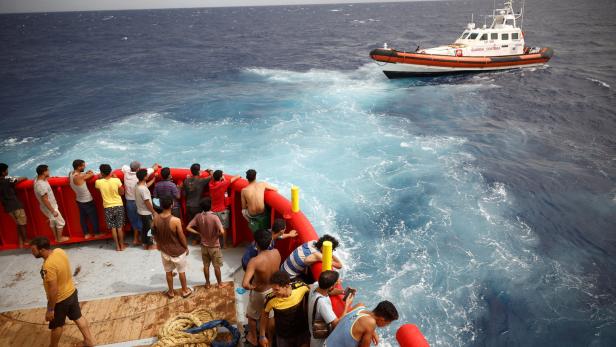 Wieder Massenansturm von Migranten auf Lampedusa