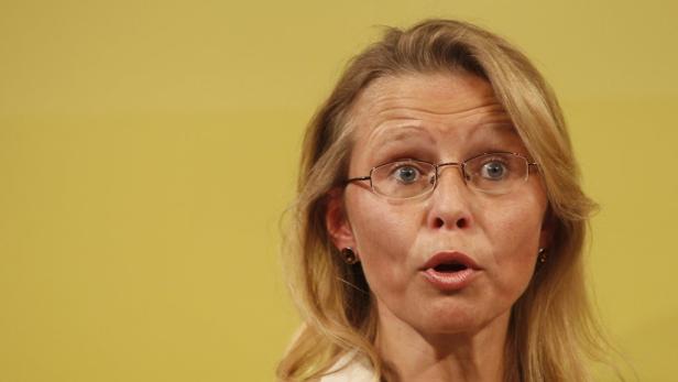 Und natürlich wäre es auch vermessen zu vermuten, dass hier Empathie seitens der Ministerin im Spiel war: &quot;Ich wäre eine Sozialromantikerin, wenn ich jetzt sagen würde, ich kann meine Hand dafür ins Feuer legen, dass so etwas nie wieder vorkommen wird.&quot;