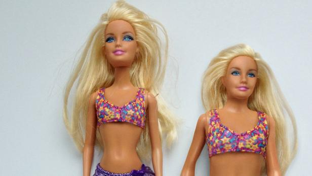 US-Künstler Nickolay Lamm kreierte eine normale Barbie mit den Maßen einer Durschnittsamerikanerin (re.)