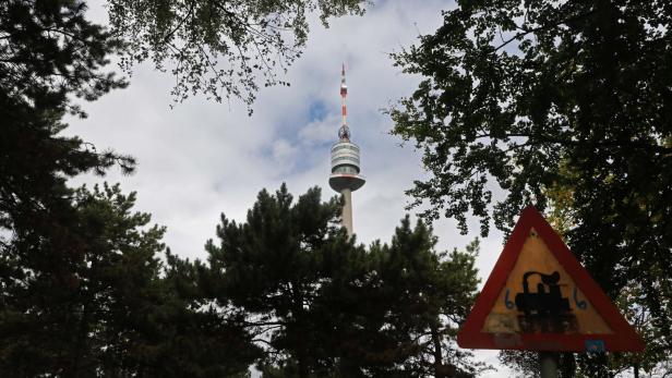 Vom Blitz getroffen: Café im Donauturm dreht sich nicht