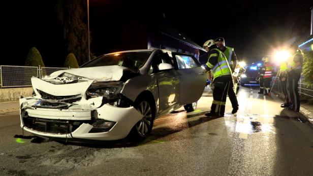 15-Jähriger raste in Vorarlberg der Polizei davon und baute Unfall