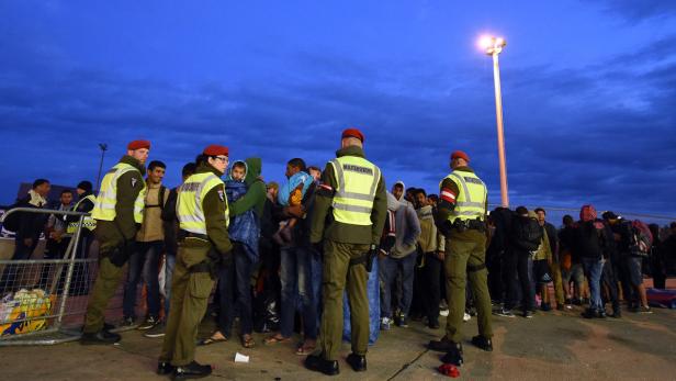 Bundesheer hilft bei der Betreuung von Flüchtlingen.