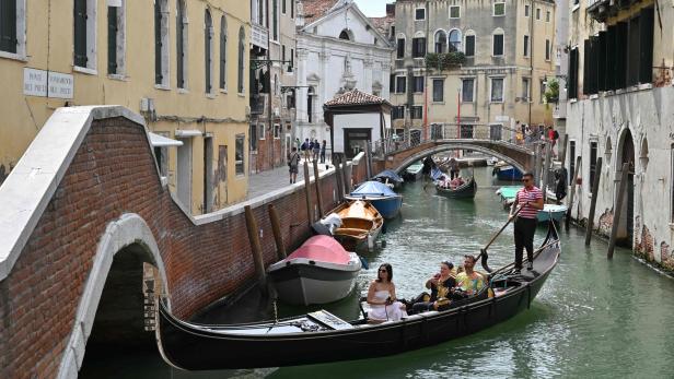 Mit einer Gebühr könnte der Touristenandrang in Venedig gebremst werden.