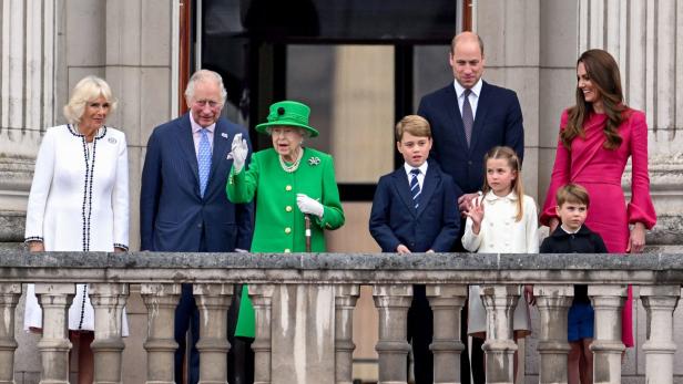 Die britische Königsfamilie bei den Feier zum Platinjubiläum der Queen im Jahr 2022