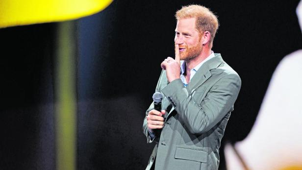 Prince Harry attends Invictus Games opening ceremony in Duesseldorf