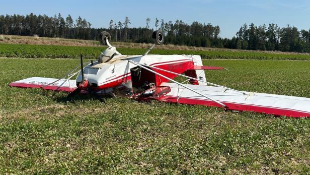 Niederösterreich: Kleinflugzeug abgestürzt - Pilot blieb nahezu unverletzt