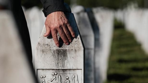 Massakers von Srebrenica: Fünf Verdächtige festgenommen