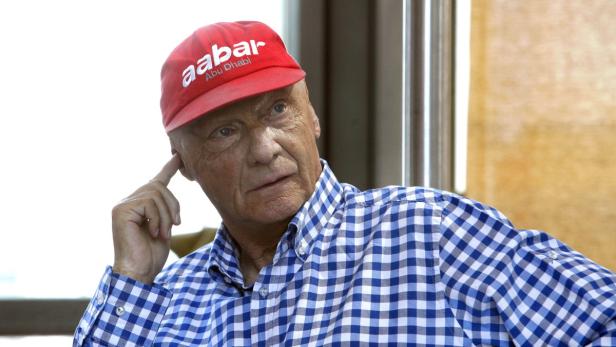 Bis 2014 sponserte Qubaisi das Kapperl von Niki Lauda.
