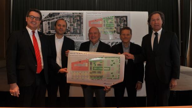 OSG-Chef Alfred Kollar mit den Architeken und Bürgermeister Kurt Maczek bei der Präsenation der Pläne