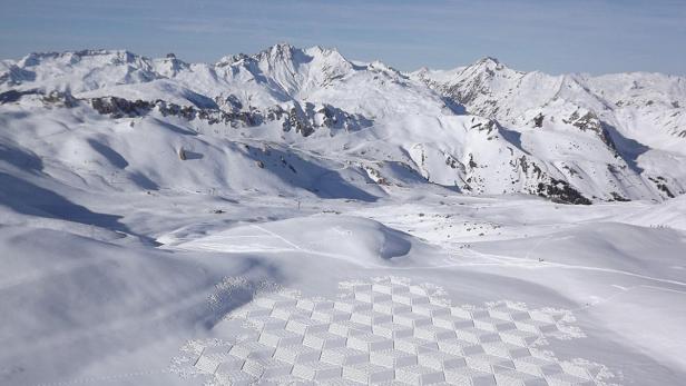 Einzigartige Spuren im Schnee