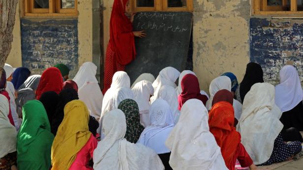 Unterricht in einer afghanischen Schule