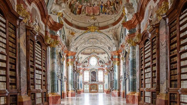 Bibliothek im Benediktinerstift Altenburg