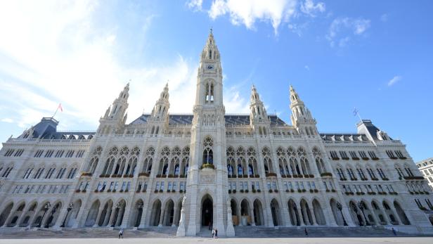 Fassade saniert: Wiener Rathaus strahlt in neuem Glanz