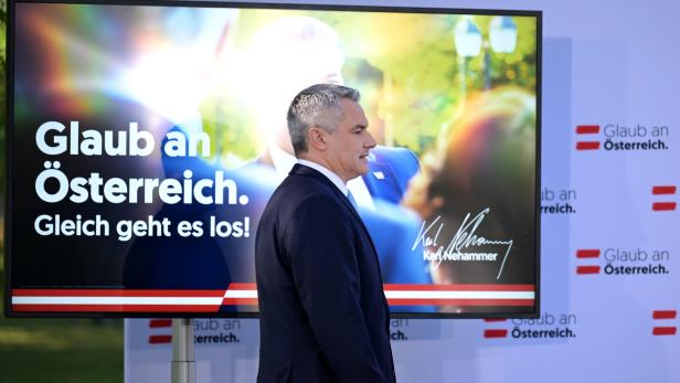 Fauxpas bei Kampagne: ÖVP wirft Rubel statt Euro ins Sparschwein