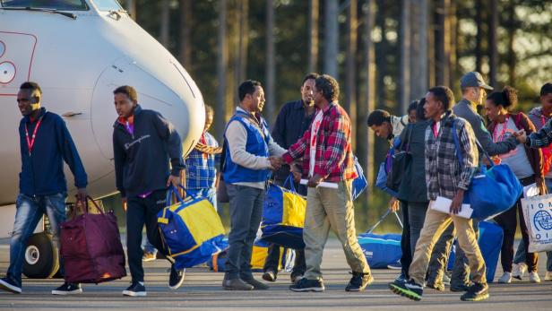 60.000 Flüchtlinge will die EU in Europa neu verteilen: Gerade einmal 87 sind bisher aus Italien ausgeflogen worden, nach Skandinavien