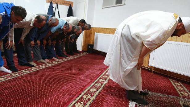 Vom Ausland bezahlte Imame verlieren Job
