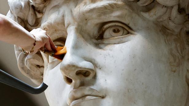 Warum Michelangelos David gerade eine Schönheitskur erhält