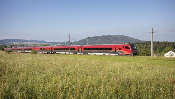 Zu ihrem 100. Geburtstag befinden sich die ÖBB im Umbruch