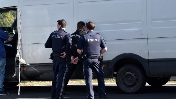 Verfolgungsjagd mit zwei Schlepperfahrzeugen im Burgenland