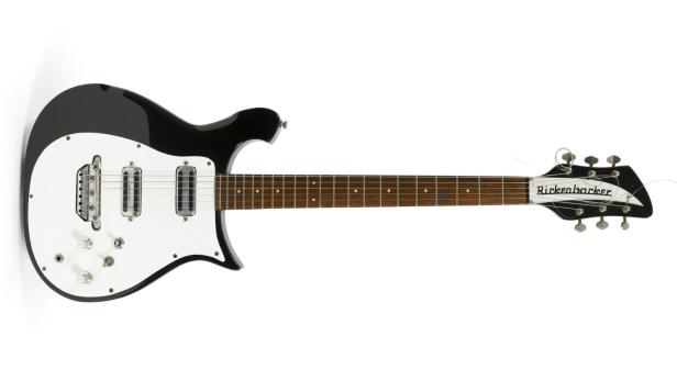 Eine schwarze und weiße Rickenbacker-E-Gitarre vor einem weißen Hintergrund.
