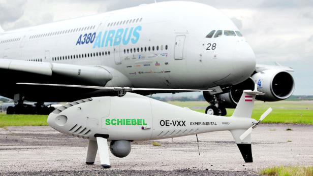 Camcopter Aug in Aug mit dem Airbus A380.