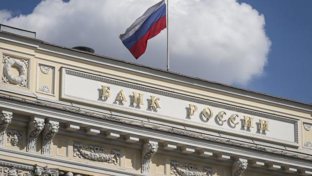Die russische Notenbank hob den Leitzins auf 13 Prozent an, um die Inflation einzudämmen