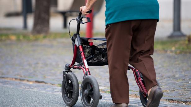 Home Invasion in Seniorenheim in Wien: 92-Jährige gefesselt und verletzt