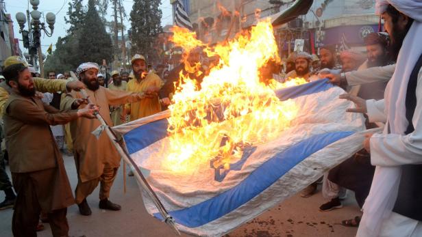 Terror gegen Israel - Die andere Wange hinhalten?