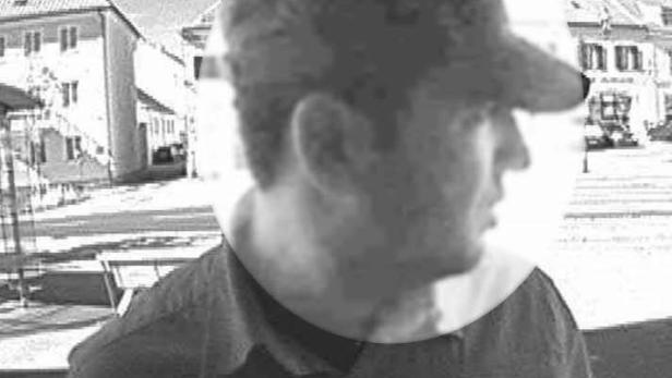 Trickdiebe lenkten Juwelier ab und stahlen eine Goldkette